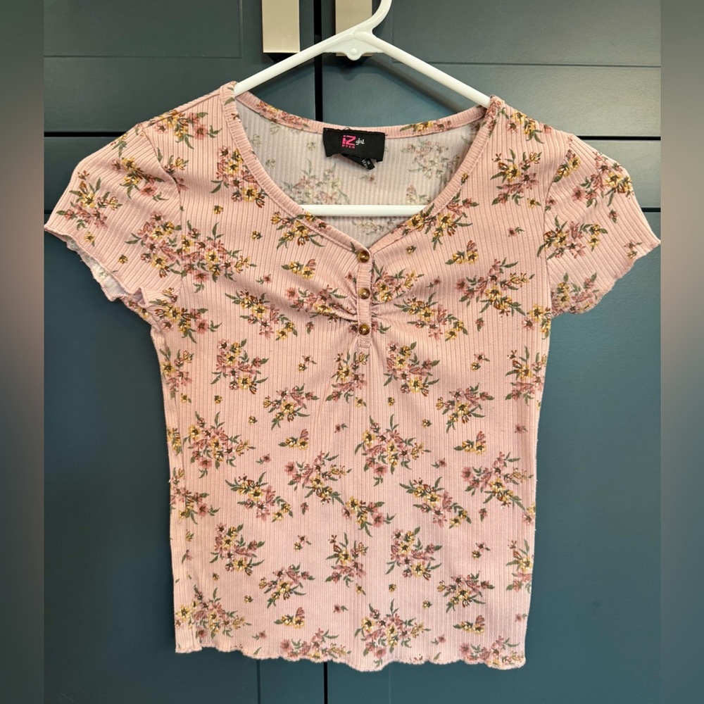 Iz Byer Light Pink Floral Short Sleeve Tee